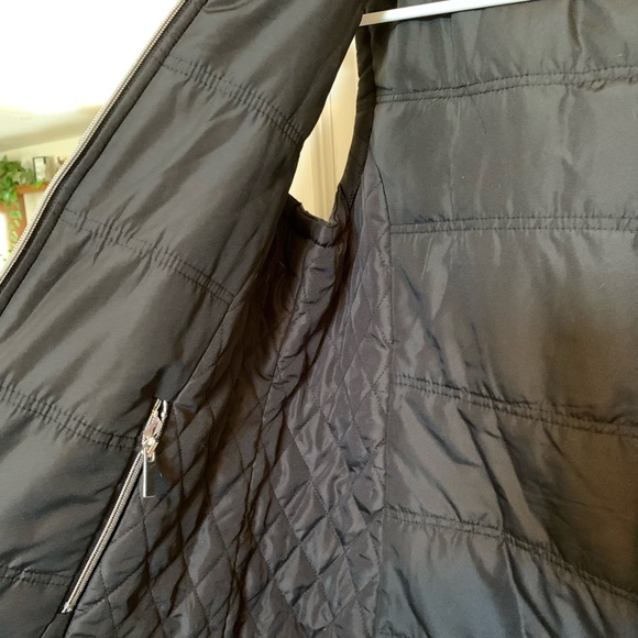 Reversible vest - Picture 3 of 5